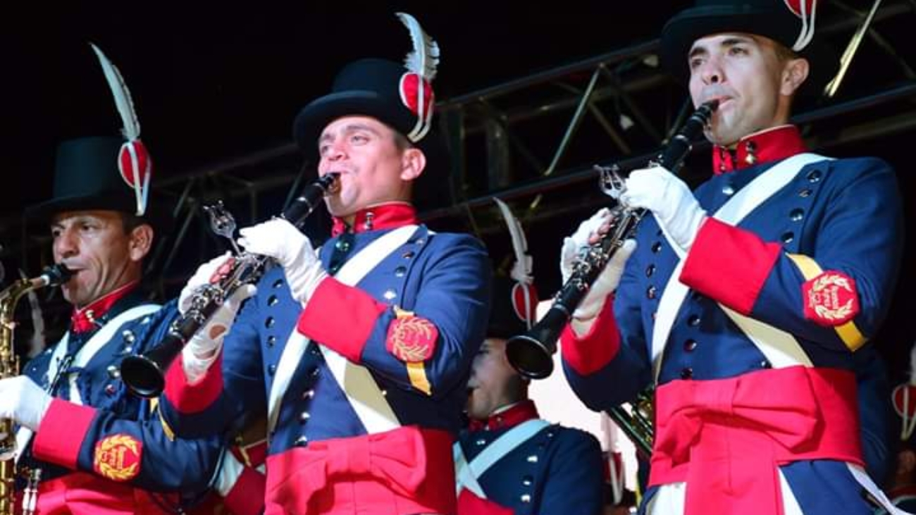 la-banda-del-Regimiento-Patricios-EXPO-CURUZU-2019-EN-PLAZA-GRAL.-MANUEL-BELGRANO